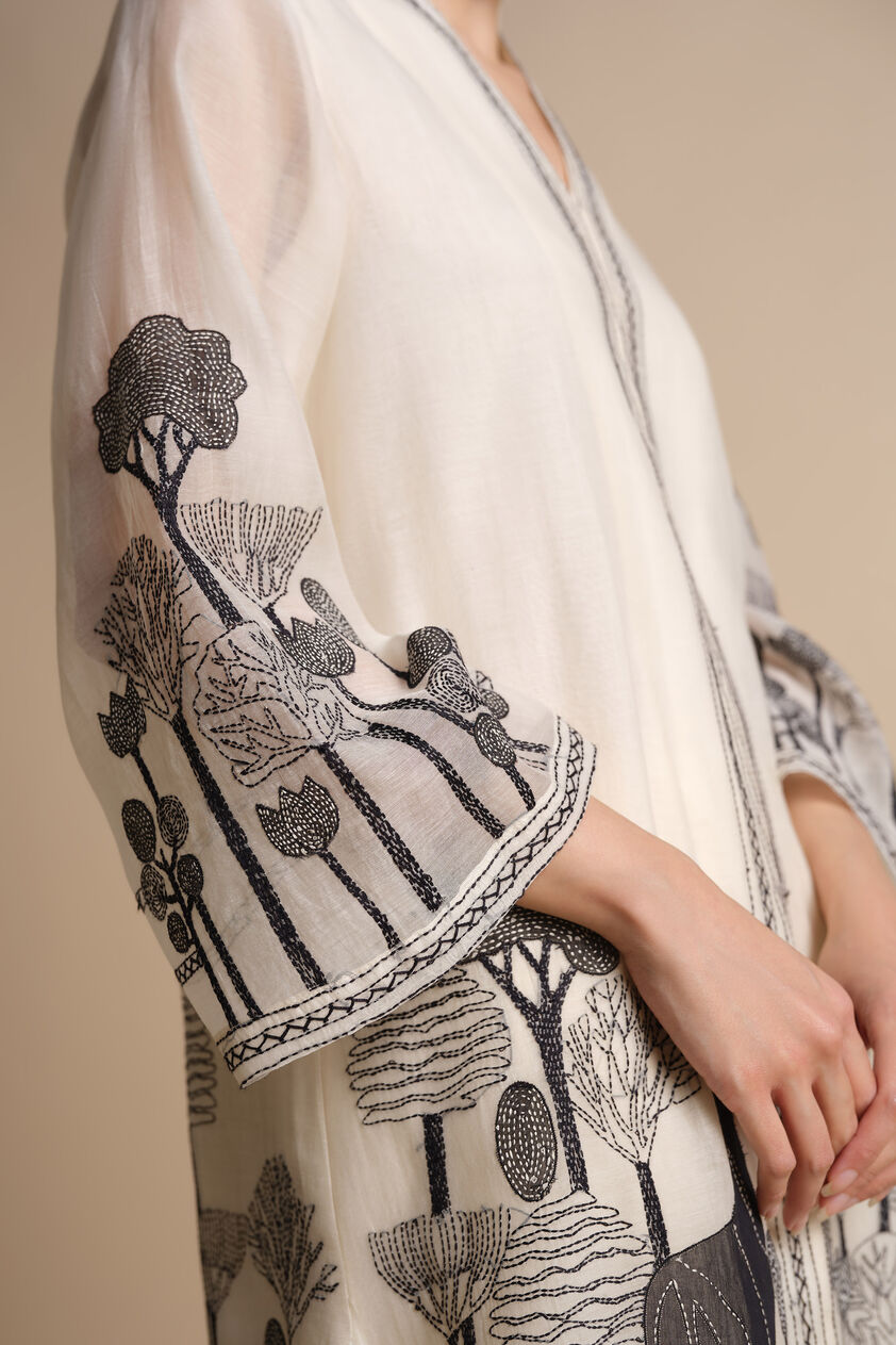Guadalupe Hand-embroidered Kantha Mul Co-ord - Ivory, Ivory, image 6